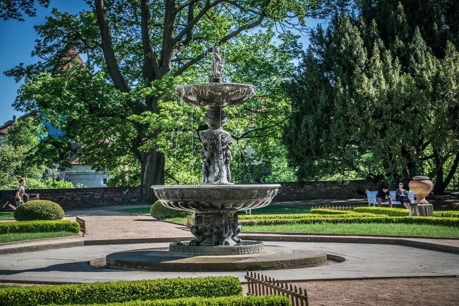 Tour around Prague Castle and Lesser Town in Spanish - Key points to know before booking