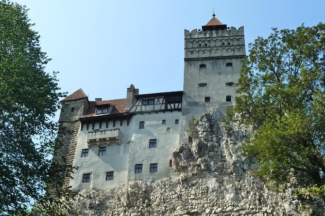 Tour of the 3 Castles: Bran, Rasnov and Peles in Spanish (native Spanish guide). - What is included, and what you still pay for