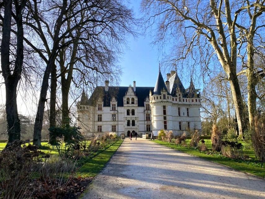 Tours: Chateaux Azay-le-Rideau and Villandry Morning Tour - Arriving at Azay-le-Rideau’s Renaissance setting