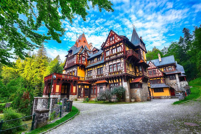 Transylvania and Dracula Castle Full Day Tour from Bucharest - What this Bucharest to Transylvania day trip really offers