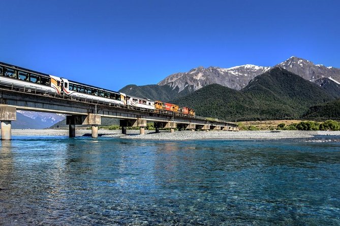 TranzAlpine Train, Arthur's Pass and Castle Hill Day Trip - A lunch break in Arthur’s Pass village