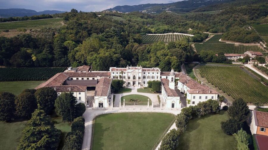 Valpolicella: Amarone Chateau Guided Tour and Wine Tasting - What $42 buys you