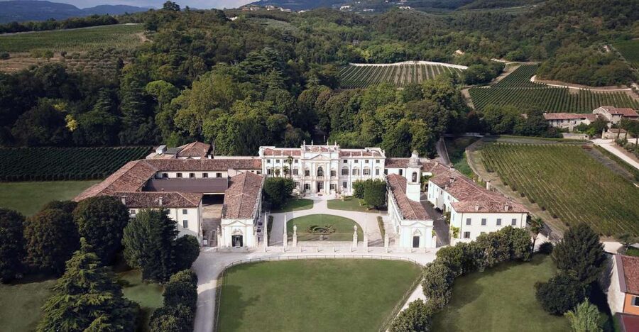 Valpolicella: Amarone Chateau Guided Tour and Wine Tasting - The villa, frescoed room, and romantic park