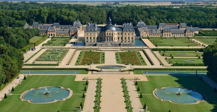 Vaux le Vicomte Chateau Entry Ticket and Chateaubus Transfer - Why Vaux-le-Vicomte deserves a day from Paris