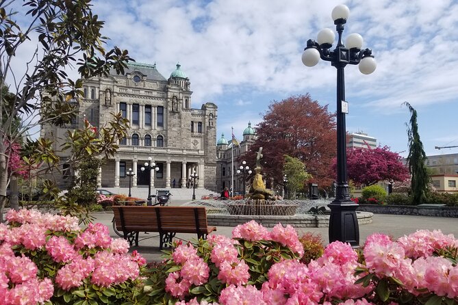 Victoria City Highlights Pedal or E-Bike Tour - Hoods & Legends - Government House and Rockland’s elegant streets