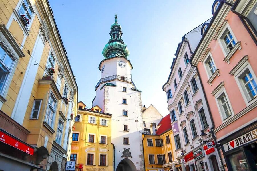 Vienna: Guided Bratislava & Devín Castle Tour via Hainburg - Why this Vienna day trip works