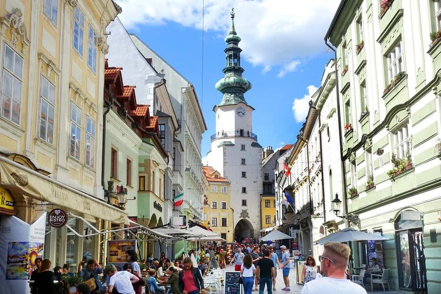 Vienna: Guided Bratislava & Devín Castle Tour via Hainburg - Hainburg Castle and the first hill of the day