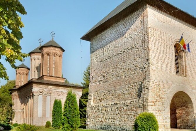 Vlad the Impaler Royal Court from Târgoviște, Peleș Castle and Dracula grave - Victor’s role in the experience
