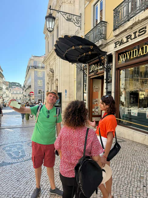 Walking Tour Small Group Lisbon + S. Jorge Castle Tickets - Key points at a glance