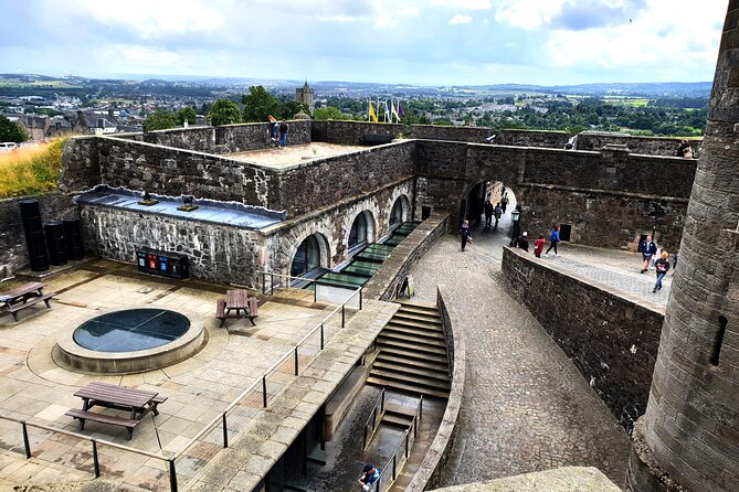 Wallace monument, Stirling Castle, Linlithgow Palace Private Tour - Price, entrance fees, and group value
