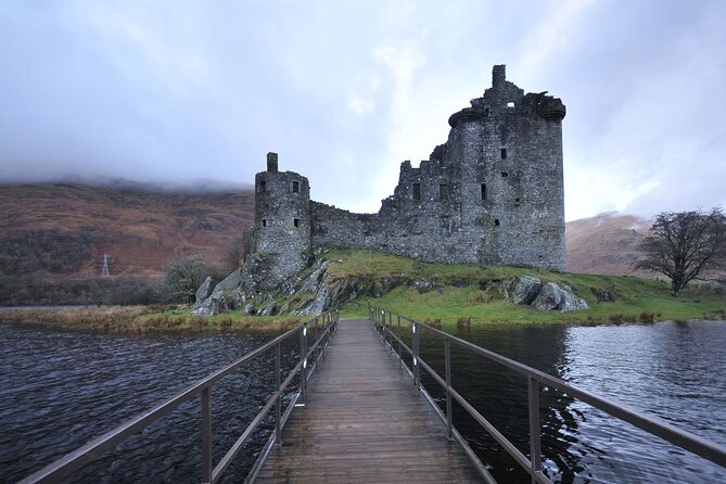 West Coast Lochs & Castles Tour - from Glasgow - Kilchurn Castle and a Highland cow bonus