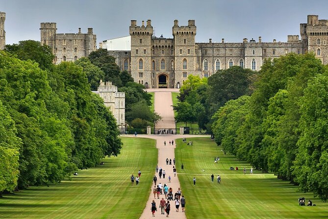 Windsor Castle Half Day Trip from London by Luxury Coach - Meeting at Earl’s Court and riding to Windsor