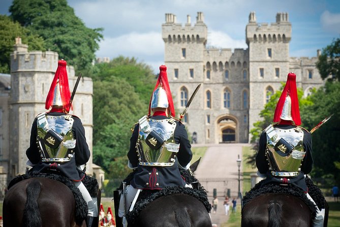 Windsor Castle, Stonehenge & Bath Private Car Tour from London - Windsor Castle in 90 minutes